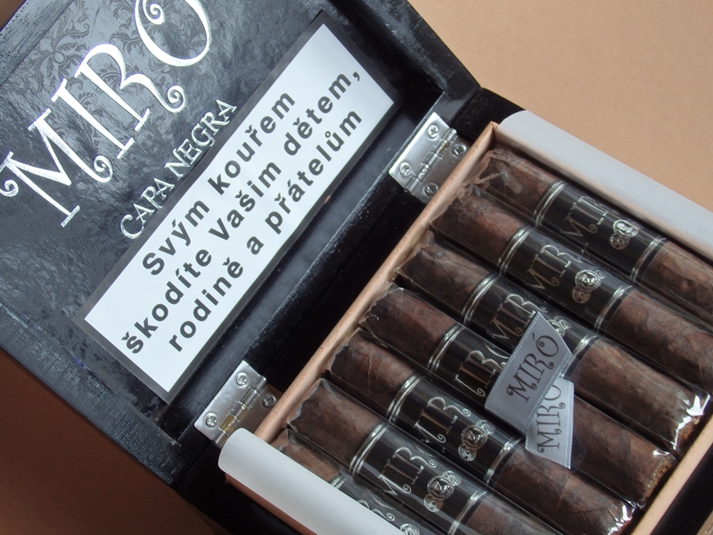 doutníky Miró Capa Negra 20 Momentos Shotr Robustos