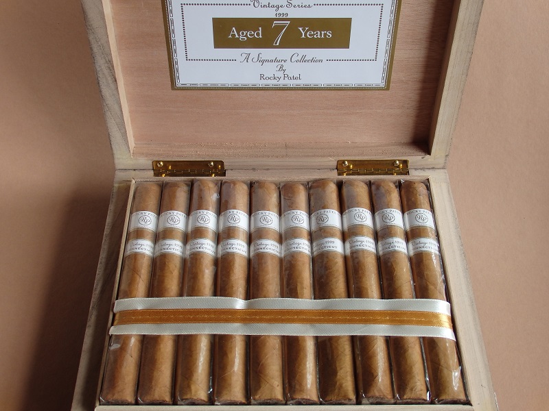 doutníky Rocky Patel Vintage 1999 Aged 7 Years Toro /20