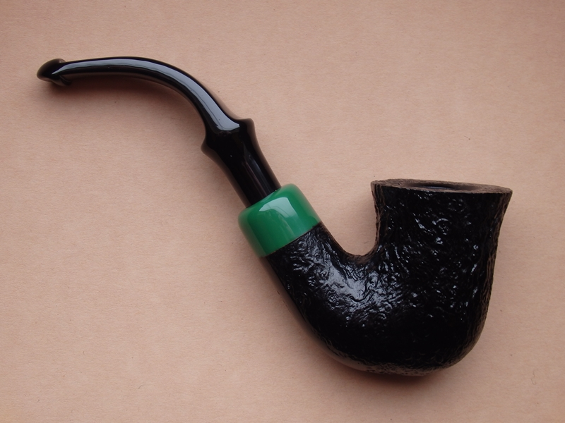dýmka Peterson St. Patrick´s Day 2024 Sandblasted XL315