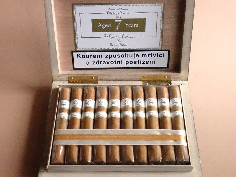doutníky Rocky Patel Vintage 1999 Aged 7 Years Robusto /20