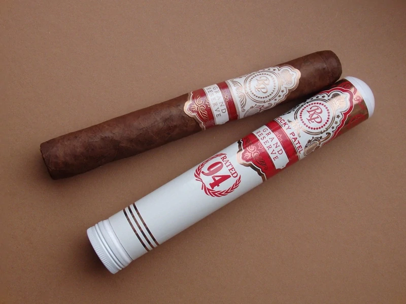 doutník Rocky Patel Grand Reserve Toro Tube