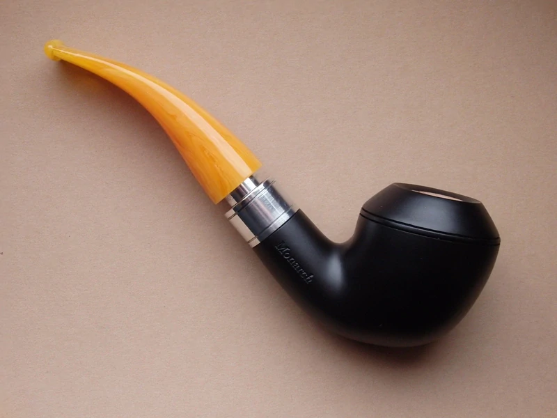 dýmka Rattray´s Monarch Black 178