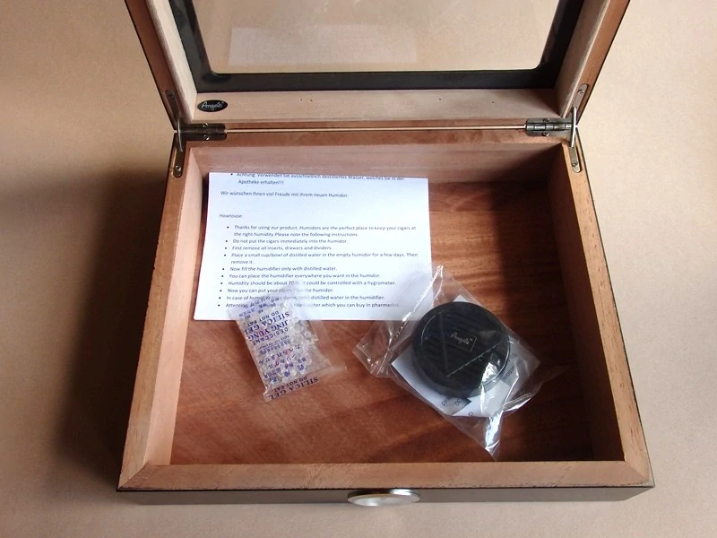 doutníkový humidor Angelo černý prosklený