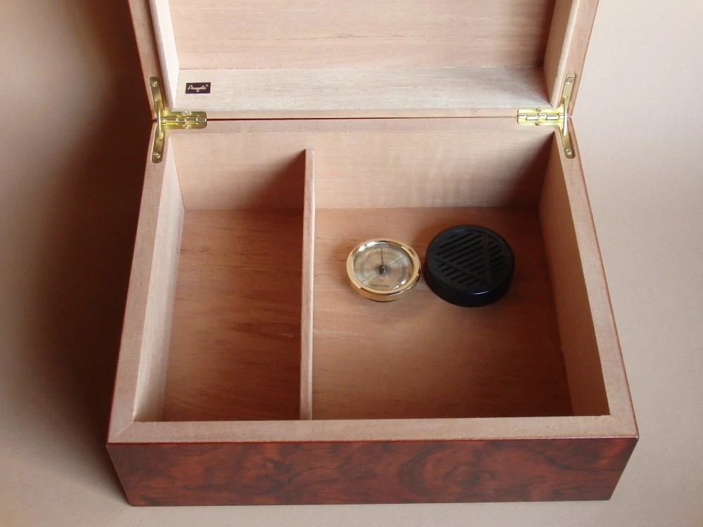 doutníkový humidor Angelo with Leaf