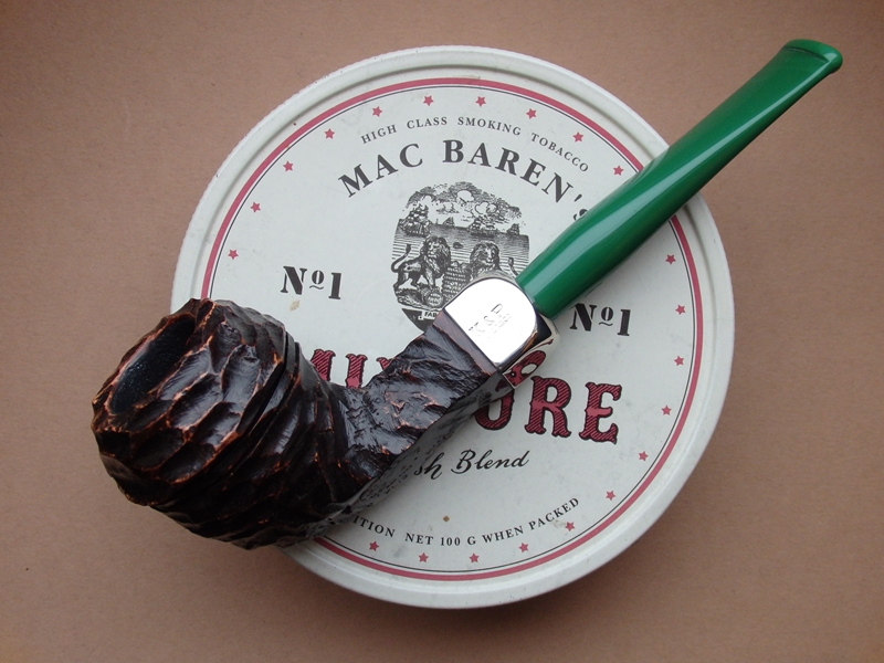 dýmka Peterson St. Patrick´s Day 2022 XL13