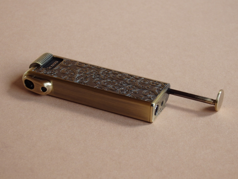 dýmkový zapalovač Corona