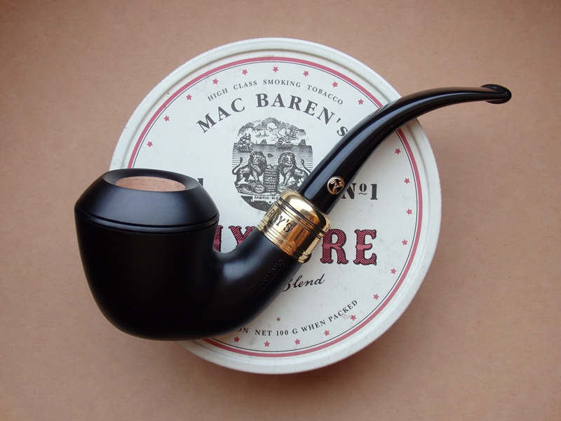 dýmka Rattray´s Majesty Black 15