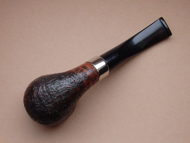 dýmka Principe Albert