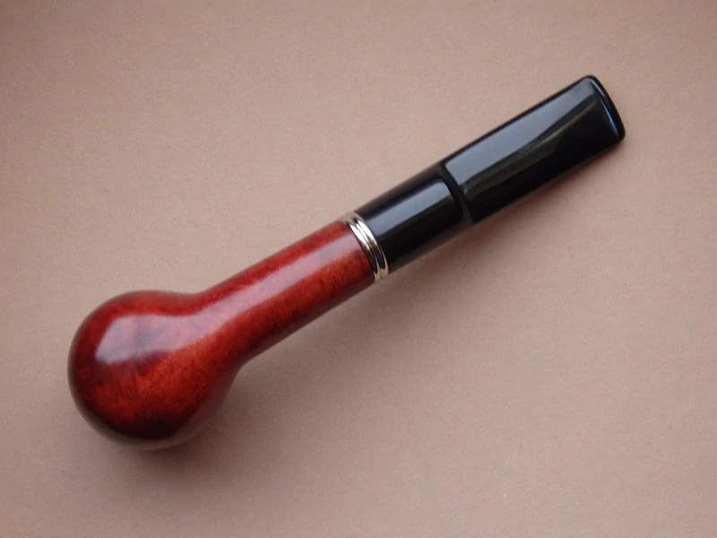 dýmka Rico Castelli