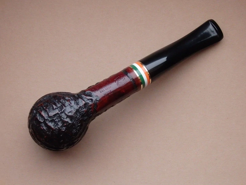 dýmka Peterson St. Patrick´s Day 2026 X105