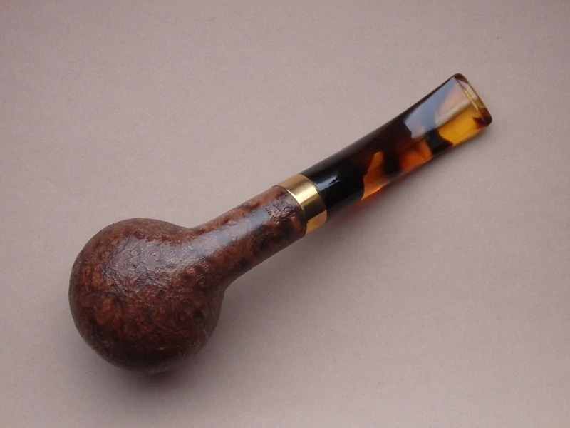dýmka Chacom Churchill 425