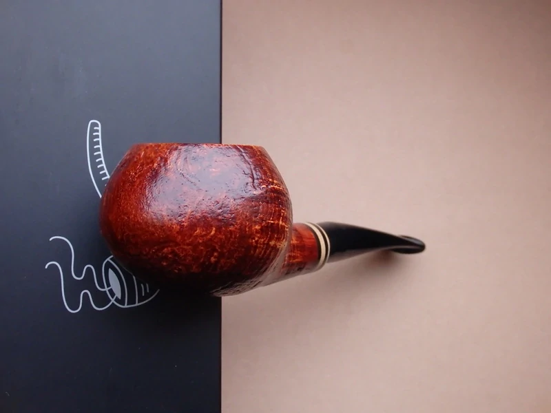 dýmka Principe Albert