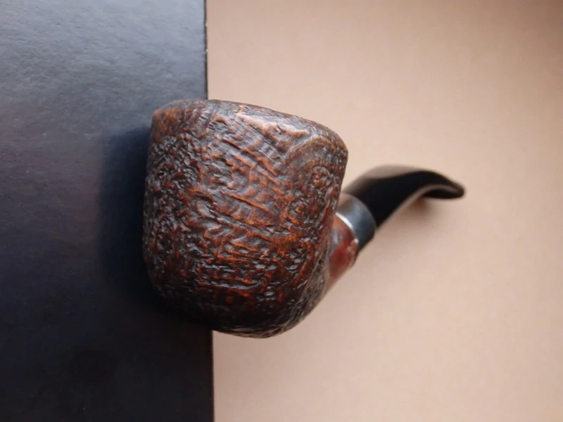 dýmka Principe Albert