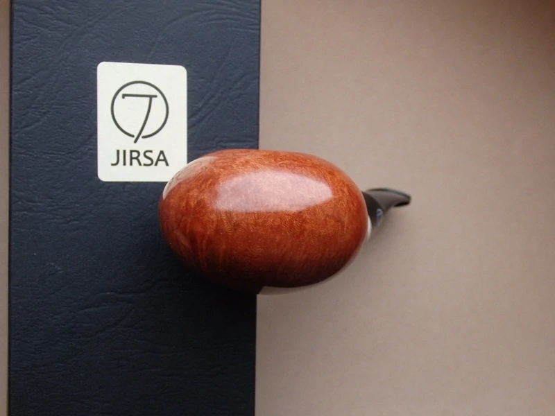 dýmka Jirsa Premia
