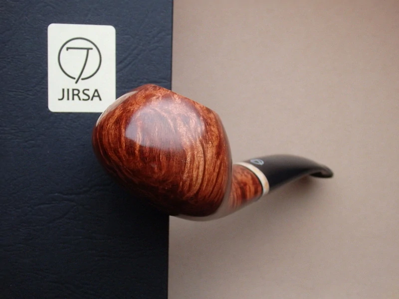dýmka Jirsa Premia