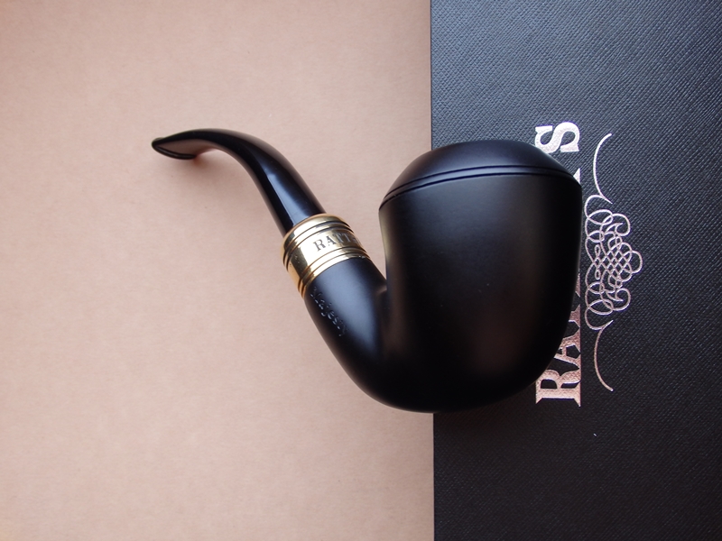dýmka Rattray´s Majesty Black 15
