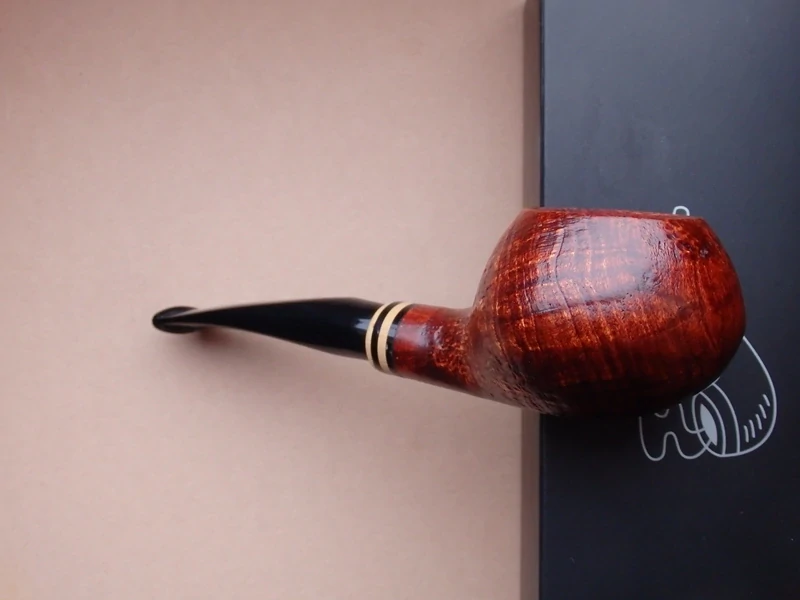 dýmka Principe Albert