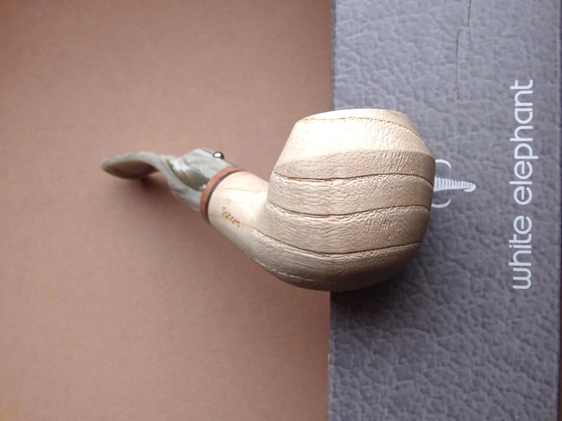 dýmka Rattray´s White Elephant Sahara 3