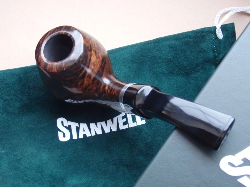 dýmka Stanwell Brown 232