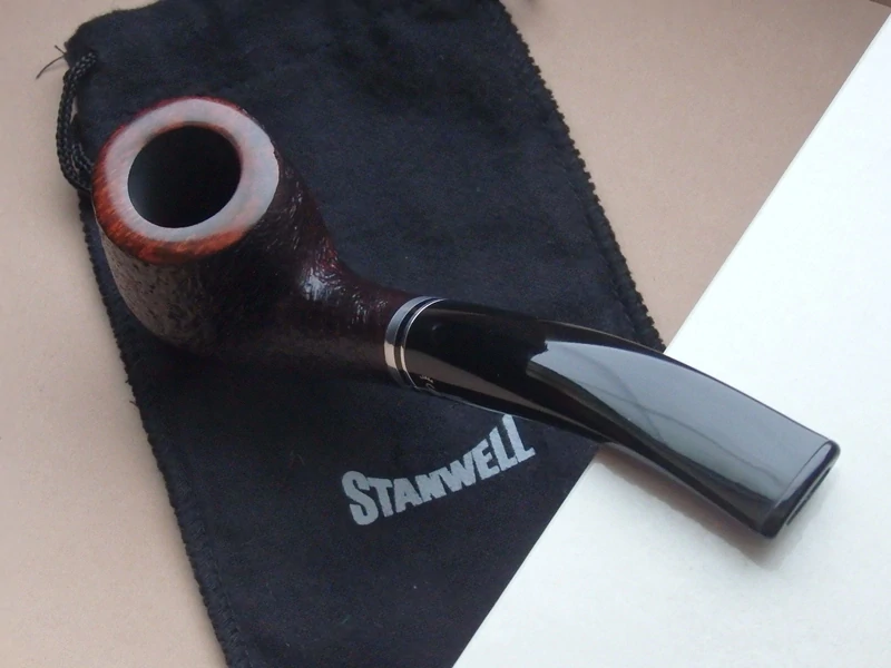 dýmka Stanwell Trio Black Samblast 246