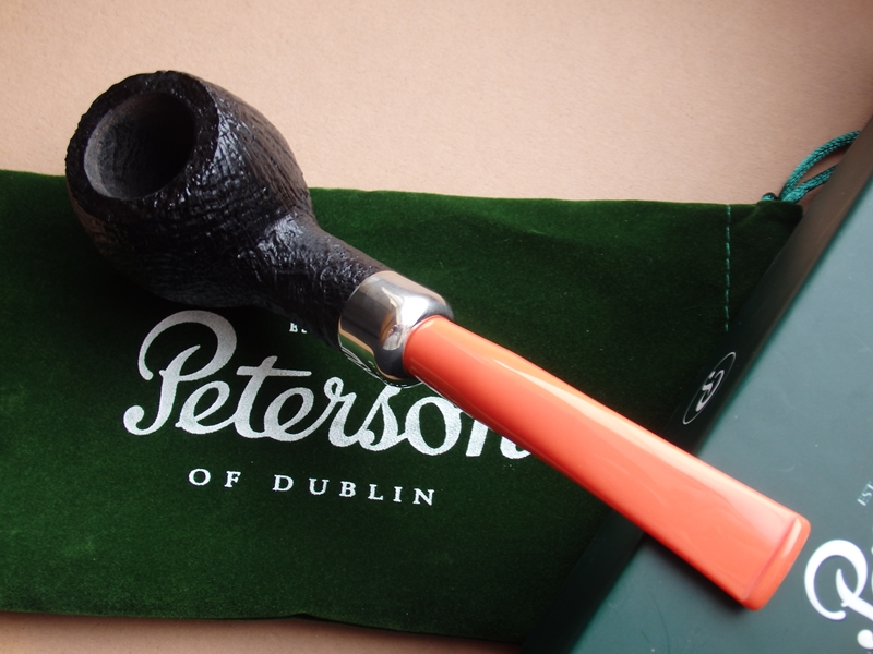 dýmka Peterson Halloween 2022 Sandblasted 408