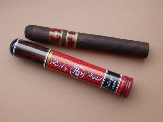 doutník Rocky Patel Vintage 1990 Toro Tube