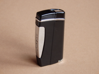 cigaretový zapalovač Xikar Executive Lighter Black 502BK